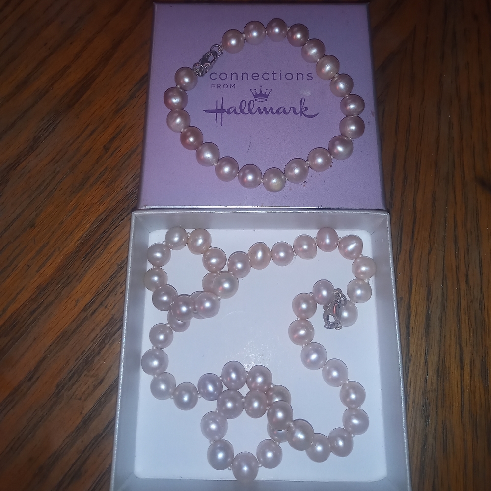 Pink freshwater pearl necklace and bracelet combo